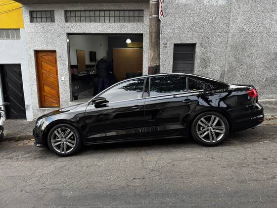 VOLKSWAGEN JETTA 2.0 TSI HIGHLINE 211CV GASOLINA 4P TIPTRONIC VOLKSWAGEN JETTA 2.0 TSI HIGHLINE 211CV GASOLINA 4P TIPTRONIC